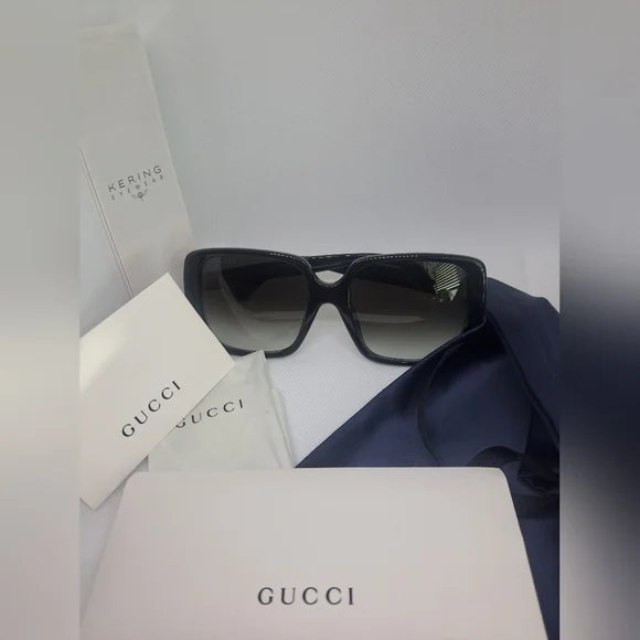 Gucci Black Square Oversized Sunglasses - Picture 2 of 14